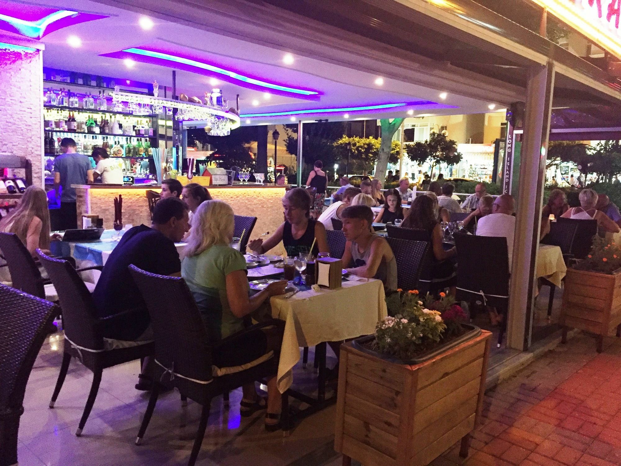 Semiz Apart Hotel Alanya Exteriör bild